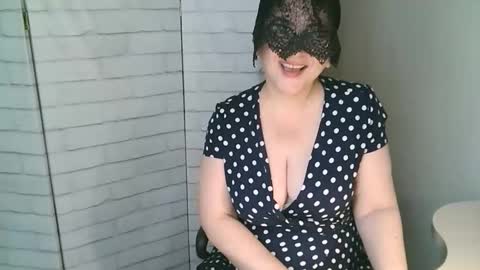 Helen online show from 05-15-26, 05:47