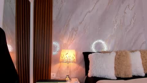 Helena Santos  online show from 01-15-26, 11:15