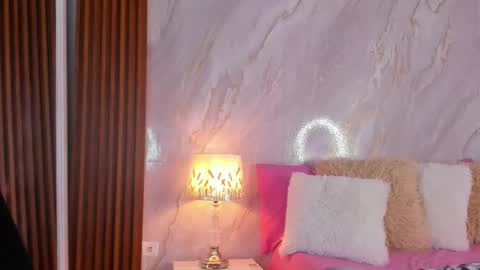 Helena Santos  online show from 02-04-26, 11:05