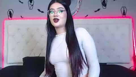 helenamorningstar online show from 12-12-24, 04:26