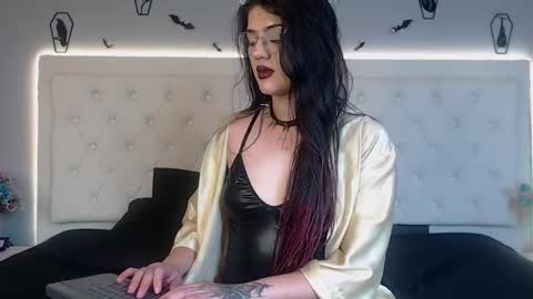 helenamorningstar online show from 01-10-25, 04:33