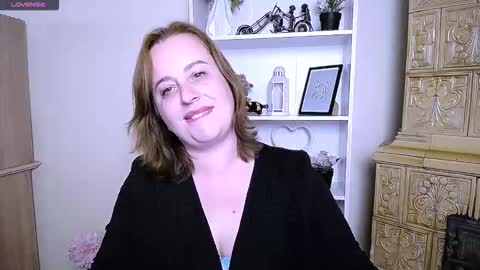 Snapshot of helenbrais chatting on 10-03-25, 08:00 Helen online show from 10-03-25, 08:00