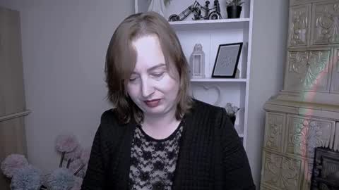 Snapshot of helenbrais chatting on 10-10-25, 06:56 Helen online show from 10-10-25, 06:56