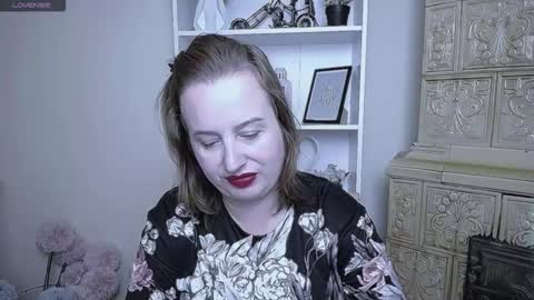 Snapshot of helenbrais chatting on 10-23-25, 07:40 Helen online show from 10-23-25, 07:40