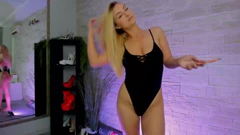 Helen online show from 05-24-26, 04:50