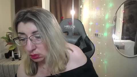 helenenigma online show from 01-25-25, 02:15