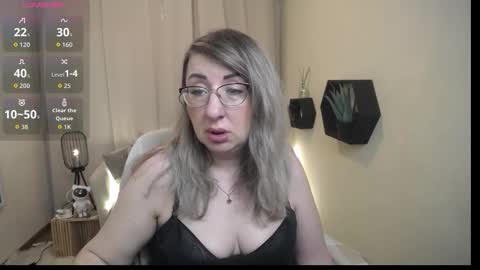 helenenigma online show from 02-26-26, 07:35