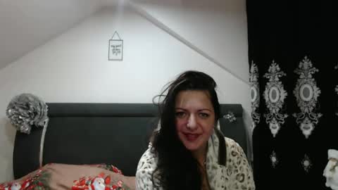 helenhh online show from 12-24-24, 10:22