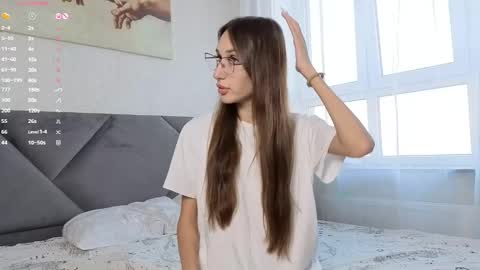 Chloe online show from 11-08-25, 12:27
