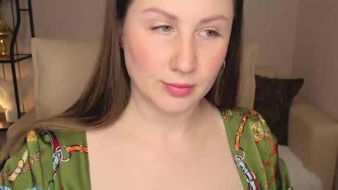 Helen online show from 05-22-26, 02:40