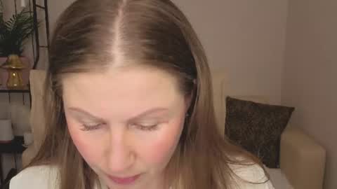 Helen online show from 06-18-26, 03:29