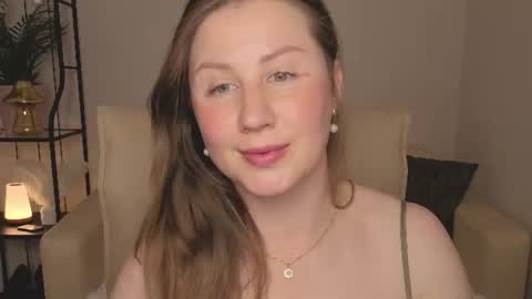 Helen online show from 06-19-26, 02:27