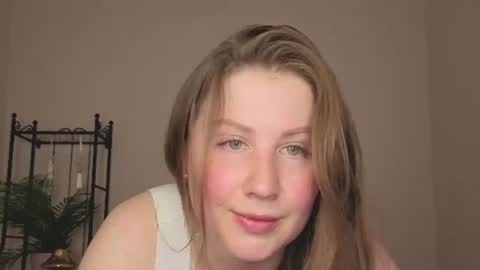 Helen online show from 06-25-26, 02:33