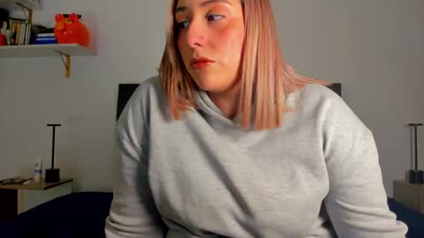 Snapshot of helenstanfordd chatting on 01-27-25, 09:22 Helen or Hells online show from 01-27-25, 09:22
