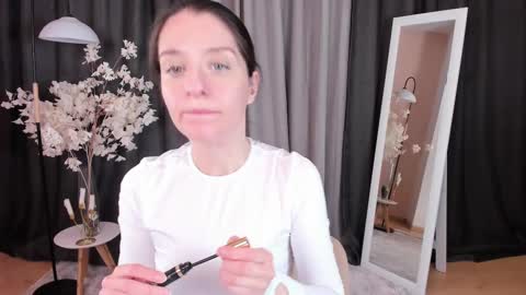 Helen online show from 03-04-25, 04:06