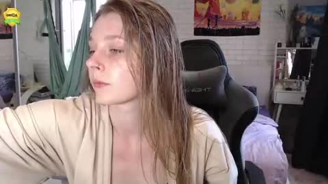 Snapshot of helenundersin chatting on 07-06-26, 10:34 Helen online show from 07-06-26, 10:34