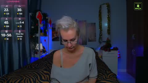 Helga online show from 12-28-24, 10:44