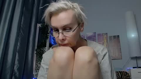 Helga online show from 01-21-25, 03:48