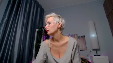 Helga online show from 02-08-25, 04:14
