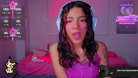 Helia Transfem and Amy online show from 12-16-25, 08:08