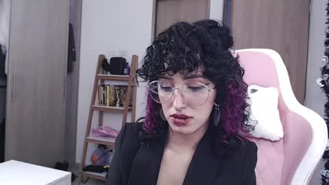 cher online show from 03-07-25, 10:32