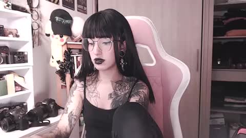 cher online show from 10-11-25, 07:12