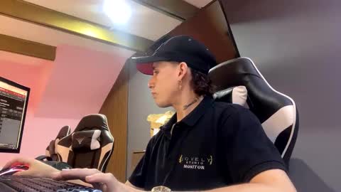 Snapshot of hell_boy66 chatting on 01-23-25, 03:43 Eros online show from 01-23-25, 03:43