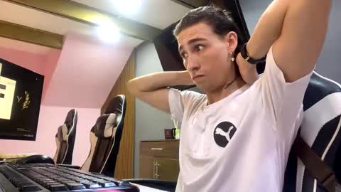 Snapshot of hell_boy66 chatting on 01-26-25, 10:57 Eros online show from 01-26-25, 10:57