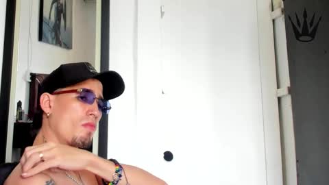 Snapshot of hell_boy66 chatting on 10-28-25, 06:32 Eros online show from 10-28-25, 06:32