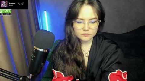 Red online show from 09-21-25, 05:03