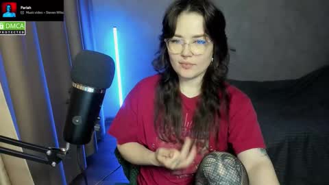 Red online show from 10-18-25, 07:14