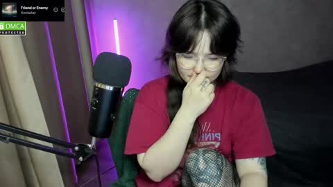 Red online show from 10-24-25, 06:59