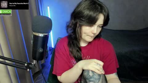 Red online show from 11-12-25, 05:35