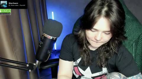 Red online show from 05-26-26, 07:54
