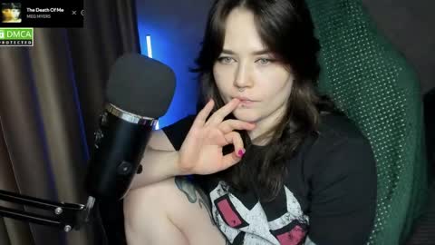 Red online show from 06-03-26, 07:41