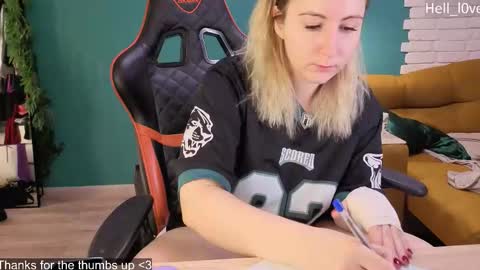 Snapshot of hell_l0ve chatting on 02-09-26, 02:21 Anastasiia online show from 02-09-26, 02:21