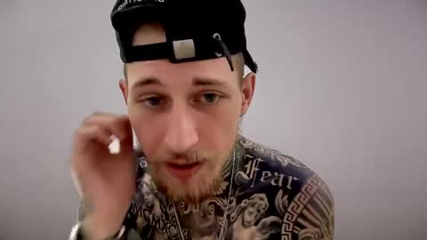 Snapshot of hellacozy chatting on 03-20-26, 06:57 hellacozy online show from 03-20-26, 06:57