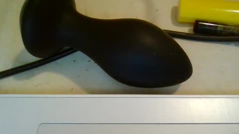 Roxanne online show from 06-17-26, 04:52