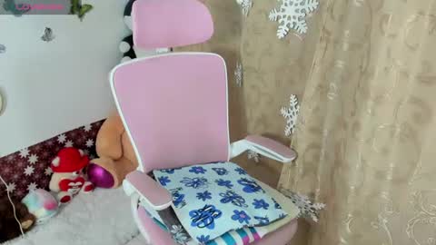 Hellen online show from 06-14-26, 01:03