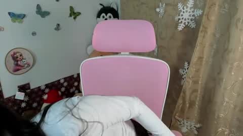 Hellen online show from 06-18-26, 04:35