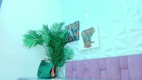 hellen     online show from 06-15-26, 04:31