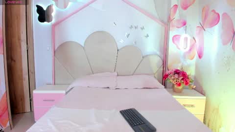Snapshot of hellencute18_ chatting on 08-01-26, 10:25 online show from 08-01-26, 10:25