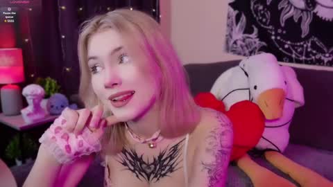 Snapshot of hellenhornny chatting on 02-24-25, 09:21 HellenHorny online show from 02-24-25, 09:21