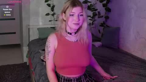 Snapshot of hellenhornny chatting on 09-11-25, 10:59 HellenHorny online show from 09-11-25, 10:59
