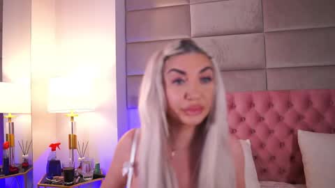 hellenroyy online show from 03-23-26, 04:49