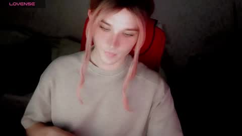 Helen Spellman online show from 09-28-25, 04:01