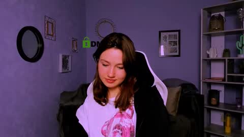 Snapshot of helli_belli chatting on 03-10-25, 11:38 Helli online show from 03-10-25, 11:38