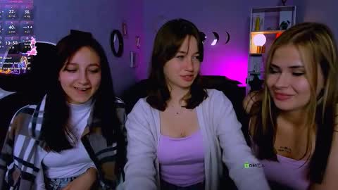 Snapshot of helli_belli chatting on 09-16-25, 07:37 Helli online show from 09-16-25, 07:37