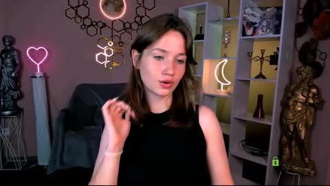 Snapshot of helli_belli chatting on 10-17-25, 07:16 Helli online show from 10-17-25, 07:16