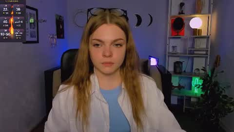 Helli online show from 06-19-26, 07:17
